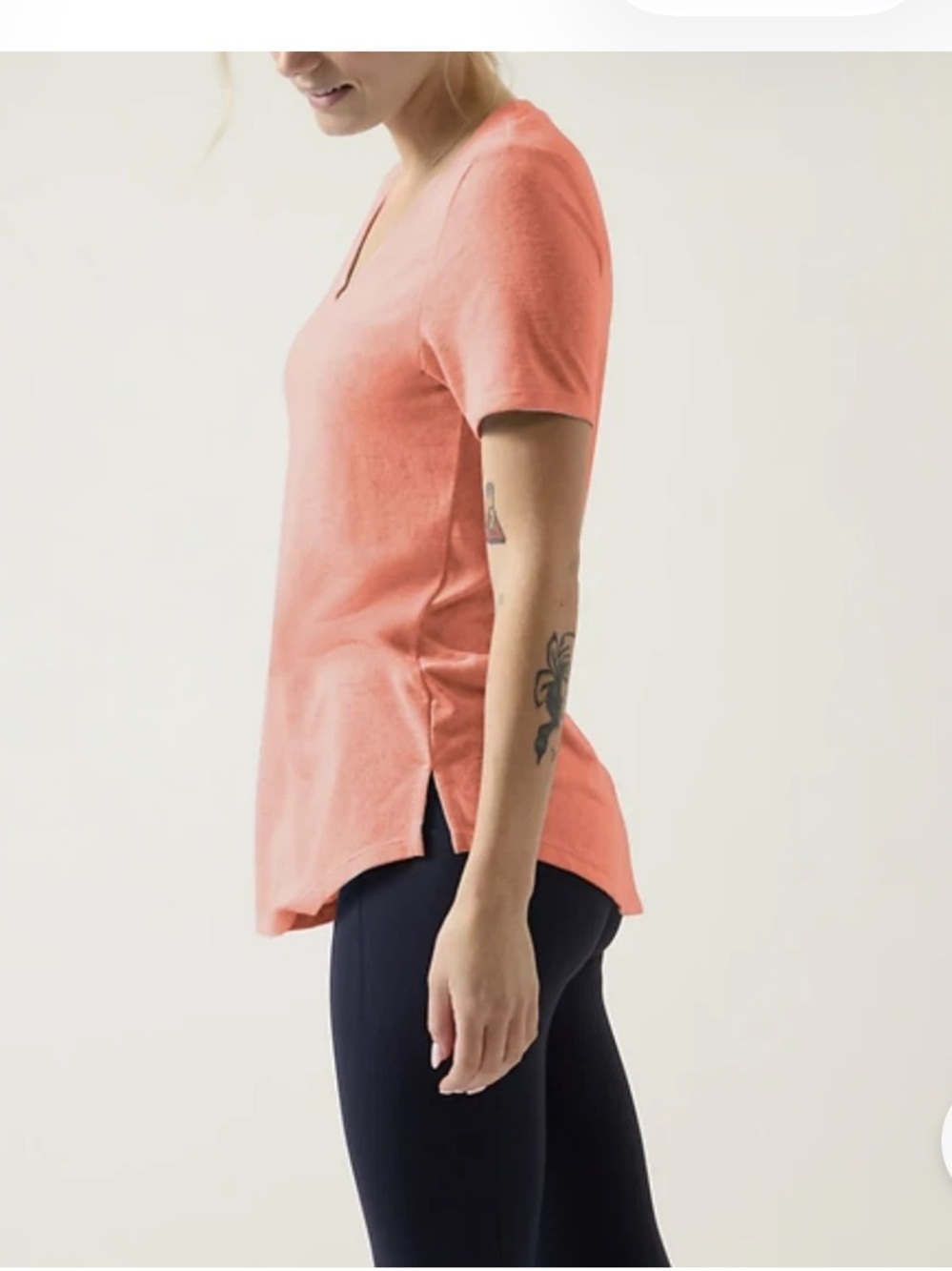 Athleta sunset glow v Beck breezy beachy colorful tee size Medium - Picture 3 of 9